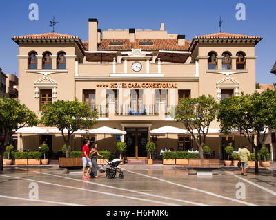 Alloggio in Hotel Casa concistoriali, Fuengirola. Costa del Sol, provincia di Malaga. Andalusia Spagna. Europa Foto Stock