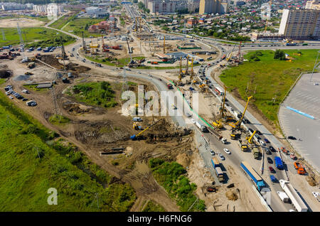 Costruzione di due livelli di risultato sulla strada di bypass Foto Stock