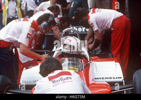 De Cesaris Alfa Romeo 1981 Monaco e Monte Carlo Foto Stock