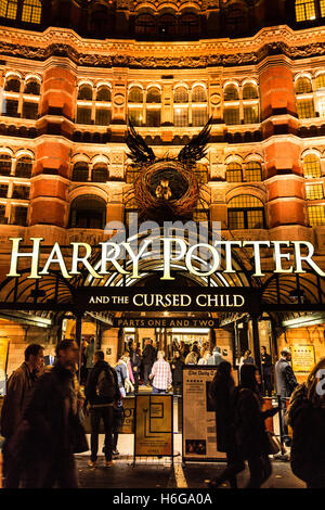 J.K. Rowling's, Harry Potter and the Cursed Child at the Palace Theatre, Central London, England, Regno Unito Foto Stock