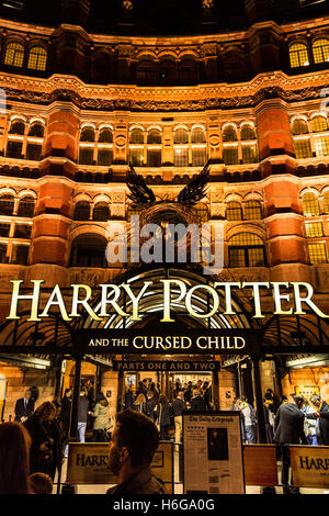 J.K. Rowling's, Harry Potter and the Cursed Child at the Palace Theatre, Central London, England, Regno Unito Foto Stock