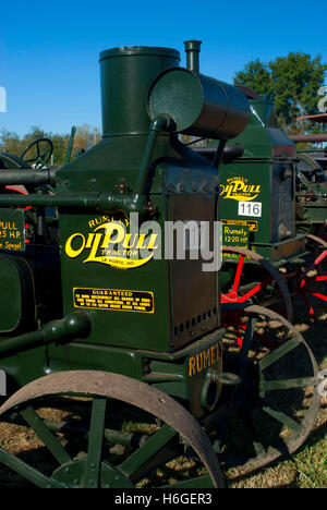 Trattore Rumely, grande Oregon Steam-Up, antichi Powerland, Brooks, Oregon Foto Stock