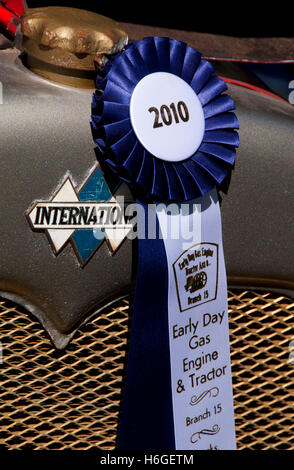 Blue Ribbon sul trattore, grande Oregon Steam-Up, antichi Powerland, Brooks, Oregon Foto Stock