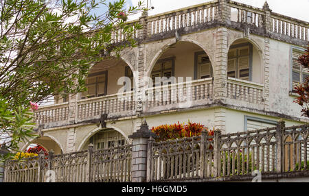 Th Caribbean casa in stile coloniale; Martnique isola, French West Indies. Foto Stock