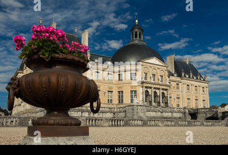 Il castello di Vaux-le-Vicomte è un francese barocco castello costruito dal 1658 al 1661 per Nicolas Fouquet, la soprintendenza delle finanze Foto Stock