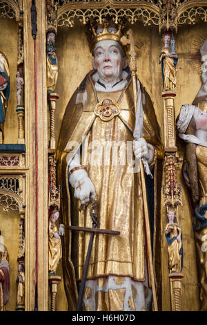 Statua di San Clemente, patrono dei naviganti, sull altare, Cattedrale di Aarhus, Aarhus, Danimarca Foto Stock