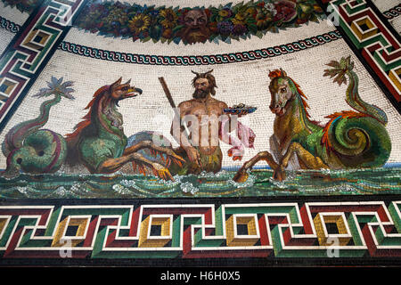 Mosaico sul pavimento del padiglione Hall, Museo Hermitage di San Pietroburgo, Russia Foto Stock