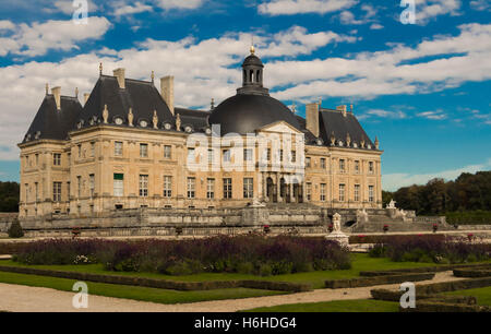 Il castello di Vaux-le-Vicomte è un francese barocco castello costruito dal 1658 al 1661 per Nicolas Fouquet, la soprintendenza delle finanze Foto Stock