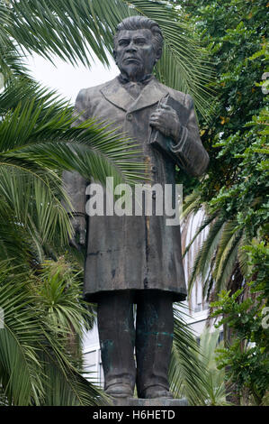 Statua di Ignacio Manuel Altamirano, 1834 - 1893, autore messicano, Parco Alfredo Nobel, San Remo, Riviera, Liguria, Italia, Europa Foto Stock