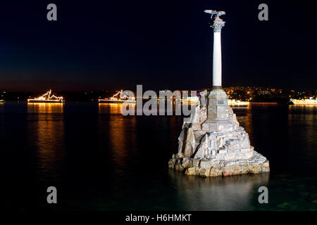 Monumento a imbarcazioni affondate, simbolo di Sevastopol costruire nel 1905, Crimea, Russo Foto Stock