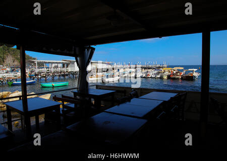 Porto, porto, acqua, mare, barca, vecchio, pesca, porto, porticciolo, molo, oceano, trasporto, su, corda, nave, legno, trasporto. Foto Stock