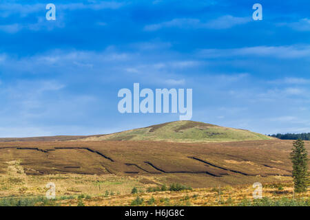 Turf banche sulla montagna Croaghan Co Antrim N Irlanda Foto Stock