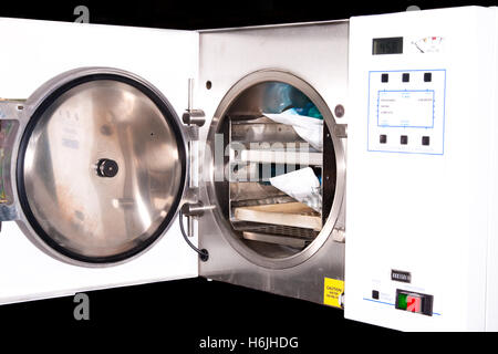 Medical autoclave per la sterilizzazione chirurgica e altri strumenti Foto Stock