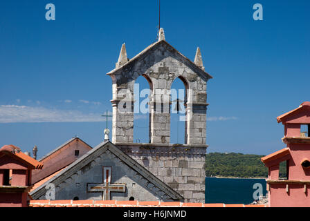 Chiesa francescana, Monastero di Sv. Franje, del secolo XIV, Pola, Istria, Croazia, Europa Foto Stock