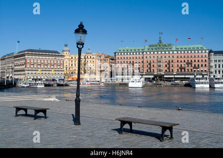 Grand Hotel e dal molo Stroemkajen, Stoccolma, Svezia, Scandinavia, Europa Foto Stock