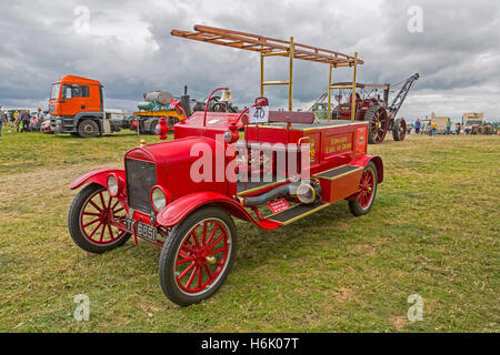 Un 1923 Ford Modello T motore fire 'Edward Earl di Derby' a bassa prosciutto Rally di vapore, Somerset, Inghilterra, Regno Unito Foto Stock