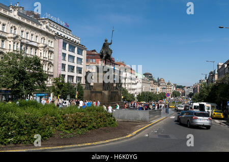 La statua equestre di San Venceslao, patrono della Boemia in Piazza Venceslao, Praga, Repubblica Ceca. Foto Stock