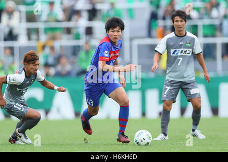 Tokyo, Giappone. 30 ott 2016. Yoshitake Suzuki (FC Tokyo U-23) calcio /Soccer : 2016 J3 League match tra F.C.Tokyo U-23 4-1 SC Sagamihara a Ajinomoto Nishigaoka Campo a Tokyo in Giappone . © Giovanni Osada AFLO/sport/Alamy Live News Foto Stock