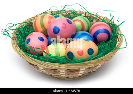 Cestino con uova di pasqua Foto Stock