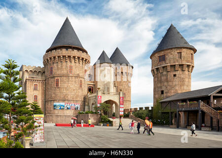 Fantasy Parco Divertimenti a Ba Na Hills Resort di montagna. Da Nang, Vietnam. Foto Stock