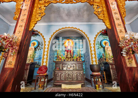 Interno del Tam Pagoda tailandese sul Thuy figlio Montagna. Le montagne di marmo, Da Nang, Vietnam. Foto Stock