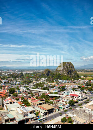 Vista in elevazione delle montagne di marmo vicino a Da Nang, Vietnam. Foto Stock