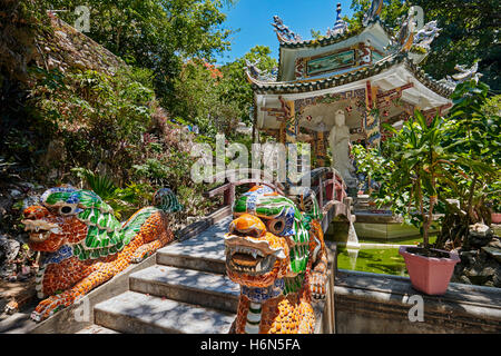 Padiglione presso Linh Ung Pagoda. Thuy figlio di montagna, le montagne di marmo, Da Nang, Vietnam. Foto Stock