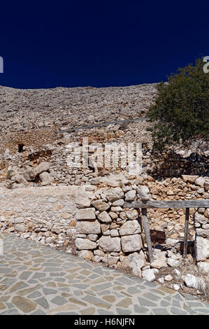 Il villaggio abbandonato o Chorio, Chalki isola vicino a RODI, DODECANNESO isole, Grecia. Foto Stock