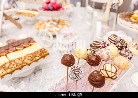 Il cioccolato di nozze pop, nozze tabella di dessert Foto Stock