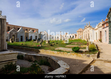 Il vecchio cimitero marino, Cimetiere Marin, in Bonifacio, Corsica, Francia Foto Stock