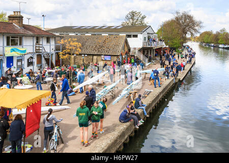 Evento di canottaggio a Lea Rowing Club, fiume Lea, Superiore Clapton, London, Regno Unito Foto Stock