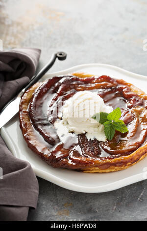 Caramello Banana torta tatin Foto Stock