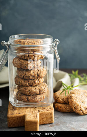 I cookie di sani in un vasetto di vetro Foto Stock