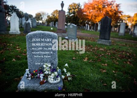 Edinburgh, Regno Unito. 1 Nov, 2016. Il giorno dei morti. Credito: David Tesinsky/ZUMA filo/Alamy Live News Foto Stock