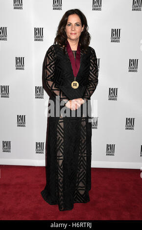 Nashville, TN, Stati Uniti d'America. 1 Nov, 2016. 01 Novembre 2016 - Nashville, Tennessee - Lori McKenna. 64Th annuale Paese BMI Awards, 2016 BMI Country Awards, tenutasi a BMI Music Row quartier generale. Photo credit: Laura Farr/AdMedia Credito: Laura Farr/AdMedia/ZUMA filo/Alamy Live News Foto Stock