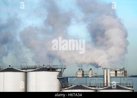 Il fumo e il fumo, fumi, fumi, ambiente, ambiente, industria, industriale, Foto Stock