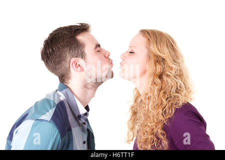 Giovani kissing giovane Foto Stock