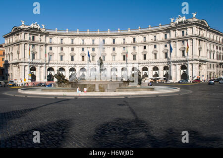 La fontana del Naiads sulla Piazza della Repubblica, piazza Roma, Italia, Europa Foto Stock