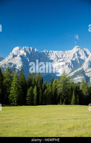 Monte Cristallo visto da vicino a Misurina, Sesto Dolomiti, Alto Adige, Italia. Foto Stock