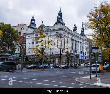 Theater des Westens, Teatro dell'Occidente. Esterno del playhouse storico edificio in Kantstrasse, Berlino Foto Stock