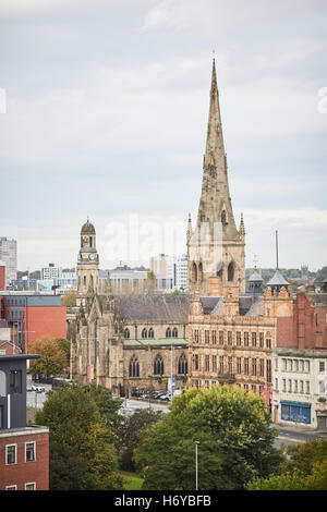 Salford Skyline Chapel Street Duomo Zona di rigenerazione via Cattedrale Chiesa di San Giovanni Evangelista architectural styl Foto Stock