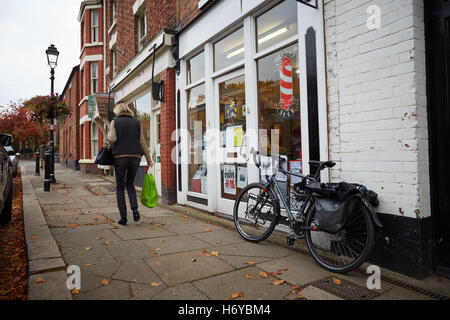 Tarporley village, Chesire high street negozi Foto Stock