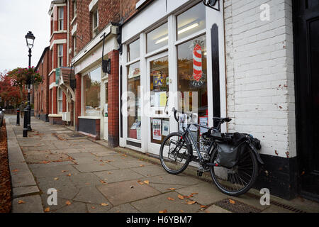 Tarporley village, Chesire high street negozi Foto Stock