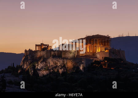 Vista sull'Acropoli di Atene di sunrise Foto Stock