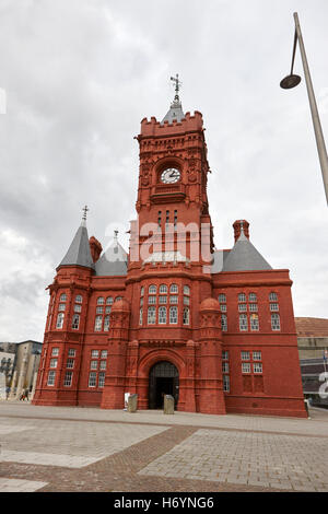 Edificio Pierhead la Baia di Cardiff Galles Regno Unito Foto Stock