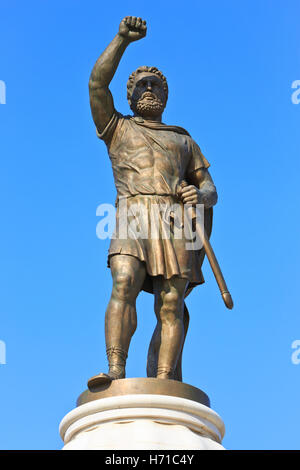 Statua di re Filippo II di Macedon (382-336 a.C.) a Skopje in Macedonia Foto Stock