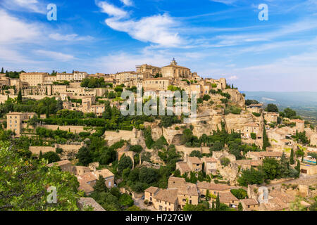 Gordes villaggio medievale. Tipica cittadina in Provenza, Francia meridionale. Foto Stock
