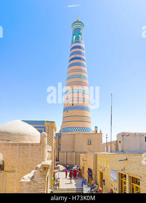 L'Islam Khoja Minaret è il simbolo della Itchan Kala Foto Stock