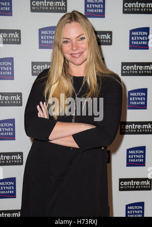 Milton Keynes, Regno Unito. 2 Novembre, 2016. 'Sam Womack's photocall al Milton Keynes Theatre il 2 novembre 2016 a Milton Keynes, Inghilterra. Credito: Gary Mitchell/Alamy Live News Foto Stock