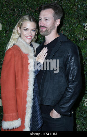 Los Angeles, Ca, Stati Uniti d'America. 02Nov, 2016. Jaime King, Kyle Newman assiste il che cosa indossare decimo anniversario #WWW10 esperienza il 2 novembre 2016 a Los Angeles, California. ( Credito: Parisa Afsahi/Media Punch)./Alamy Live News Foto Stock